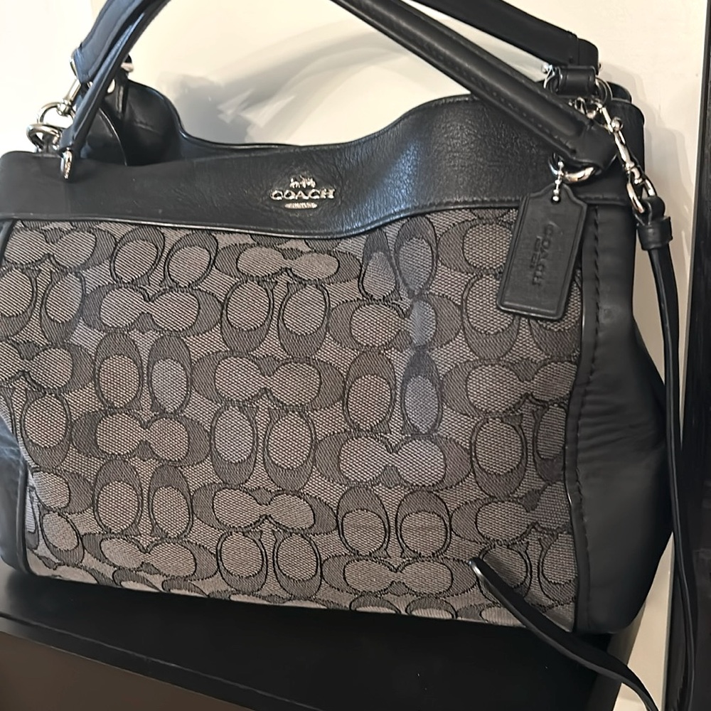 Black coach bag with logo - Picture 5 of 7
